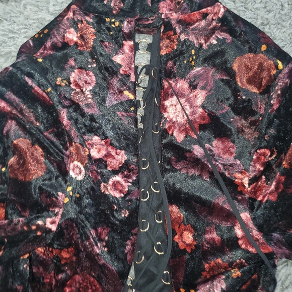 TOP shop Ring Lace Up Floral Velvet Skater Dress - Picture 9 of 10